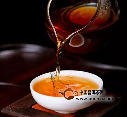 为什么现在越来越多的人喜欢喝茶,特别是普洱茶!看完了,估计你